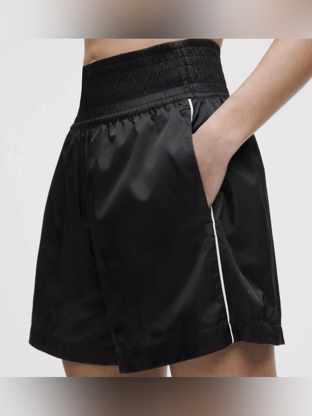 NWT Lululemon Satin Nylon SHR Shorts 5" Medium Women’s Stretch Black